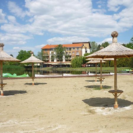 Hotel Corvus Aqua Orosháza Zewnętrze zdjęcie