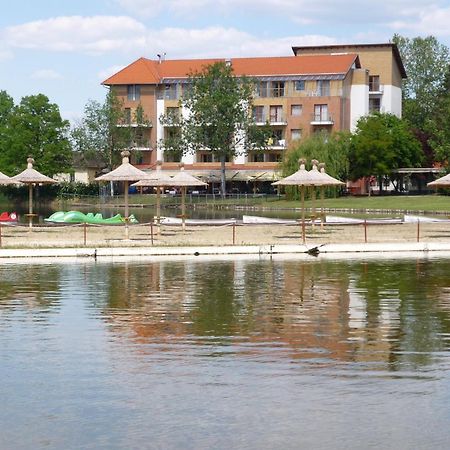 Hotel Corvus Aqua Orosháza Zewnętrze zdjęcie