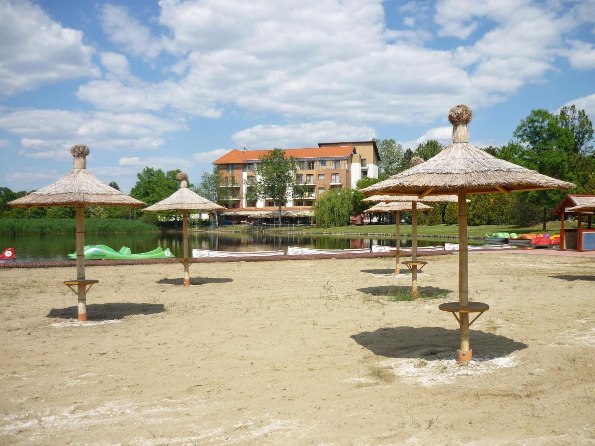 Hotel Corvus Aqua Orosháza Zewnętrze zdjęcie